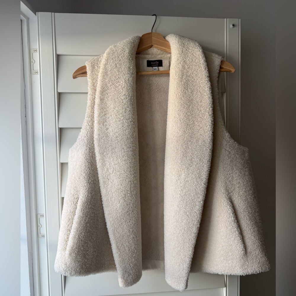 Anthropologie Norla Canada Shearling-look Vest in Cream